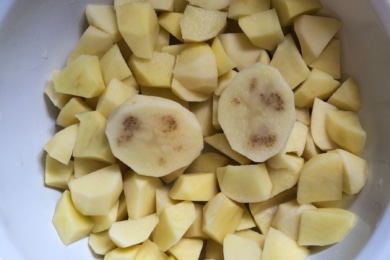 Kartoffel ist innen braun: ist sie essbar?